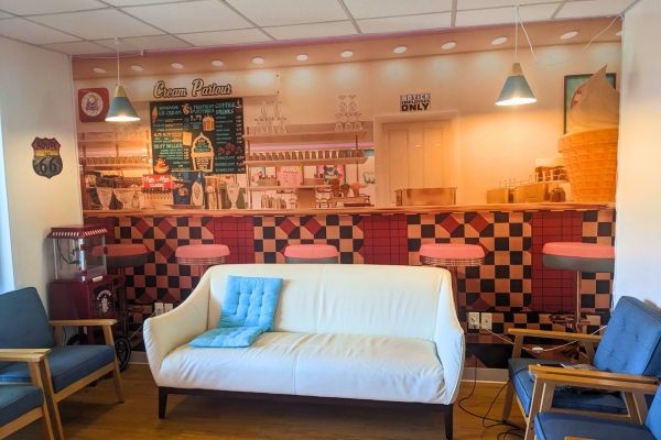 Un salon chaleureux. 