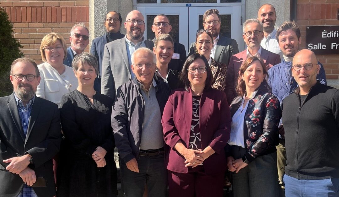 Échanges sur l’intelligence artificielle avec des visiteurs français