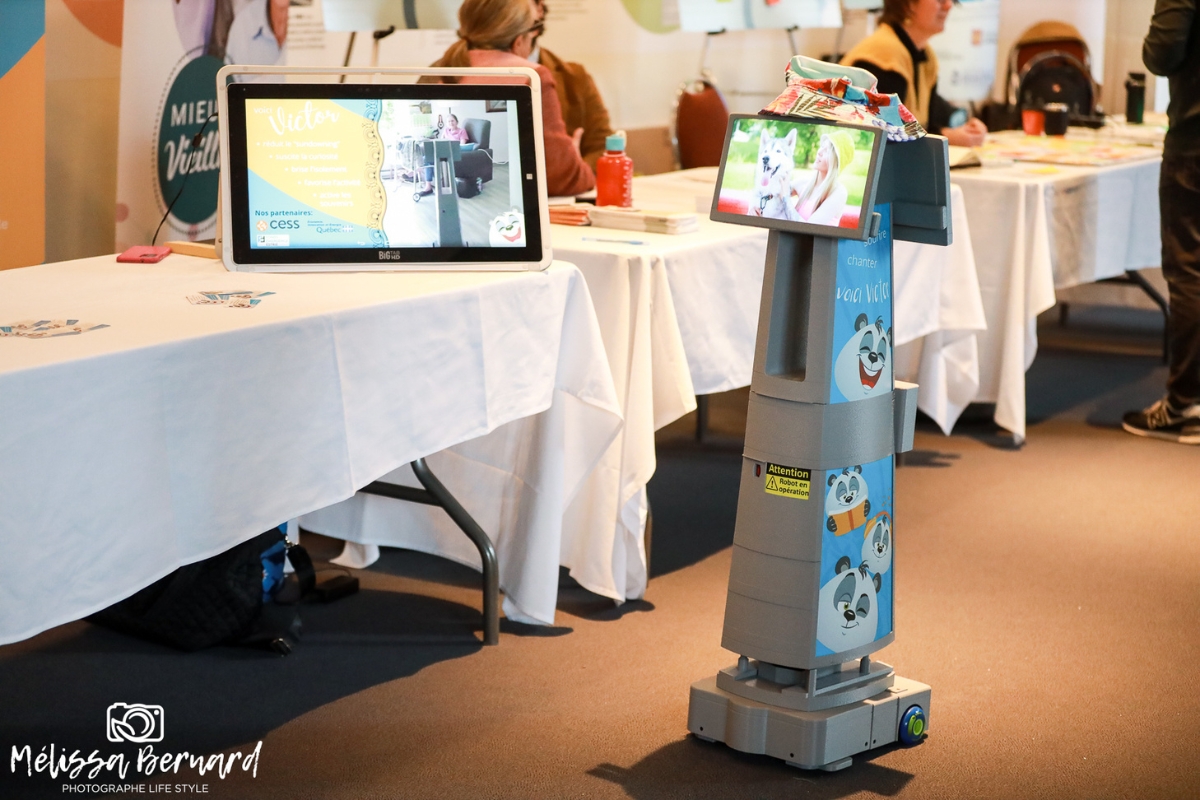 Victor, le « robot de présence » d’une entreprise partenaire, était au salon. Entre autres, Victor peut servir de compagnon de marche aux personnes aînées en perte d’autonomie.